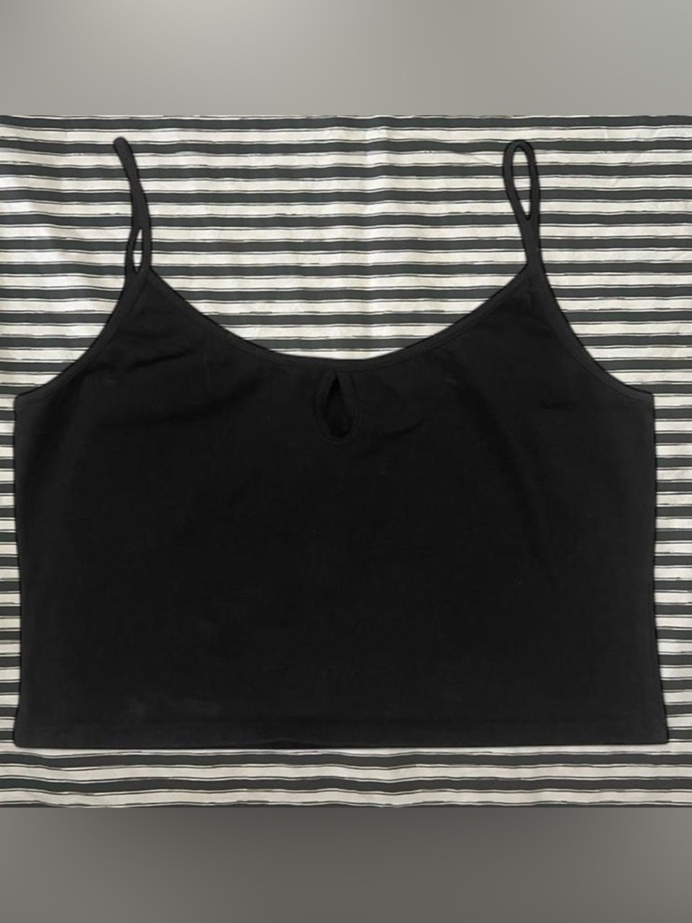 BUNDLE TANKS 3+ FOR $5 EACH // Brandy Melville Black Crop Tank w/ Front Keyhole